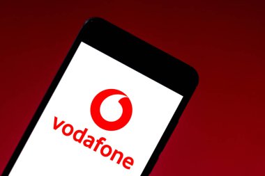 22 Mayıs 2019, Brezilya. Bu fotoğraf illüstrasyonda Vodafone logosu bir akıllı telefonda görüntülenir