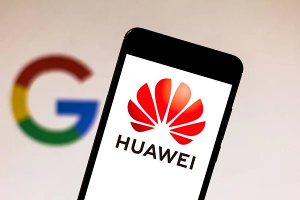 22 maja 2019, Brazylia. Na tej ilustracji zdjęcie logo Huawei jest wyświetlane na smartfonie — Zdjęcie stockowe