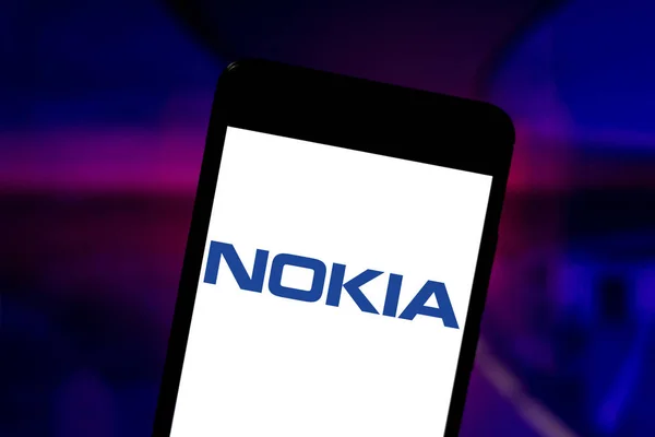 23 de mayo de 2019, Brasil. En esta ilustración fotográfica, el logotipo de Nokia Corporation se muestra en un teléfono inteligente —  Fotos de Stock