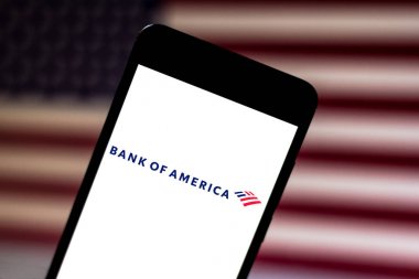 24 Mayıs 2019, Brezilya. Bu fotoğraf illüstrasyonda Bank of America logosu bir akıllı telefonda görüntülenir
