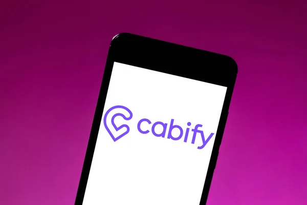 24 Mayıs 2019, Brezilya. Bu fotoğraf illüstrasyonunda Cabify logosu bir akıllı telefonda görüntülenir — Stok fotoğraf