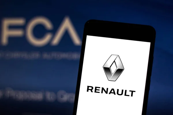 27 mei 2019, Brazilië. In deze foto afbeelding wordt het Renault logo weergegeven op een smartphone — Stockfoto