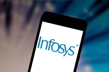 28 Mayıs 2019, Brezilya. Bu fotoğraf illüstrasyonda Infosys Limited logosu bir akıllı telefonda görüntülenir