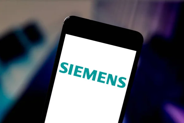 28 de mayo de 2019, Brasil. En esta ilustración fotográfica, el logotipo de Siemens se muestra en un teléfono inteligente — Foto de Stock