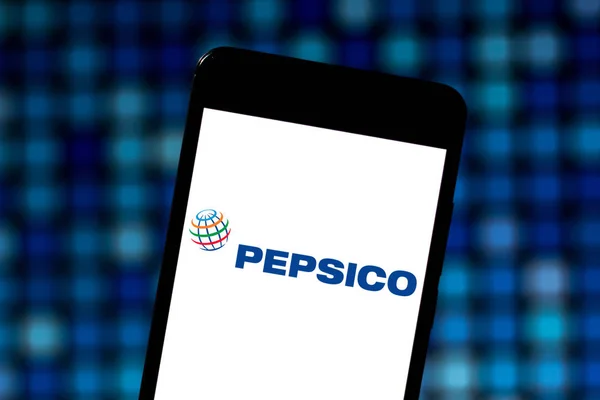 May 28, 2019, Brazil. In this photo illustration the PepsiCo logo is displayed on a smartphone — Stock Photo, Image