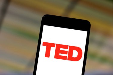 1 Haziran 2019, Brezilya. Bu fotoğraf resimde Ted logosu bir akıllı telefonda görüntülenir