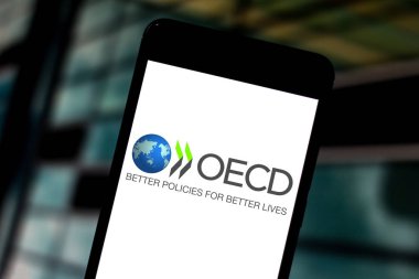 1 Haziran 2019, Brezilya. Bu fotoğrafta, ekonomik Işbirliği ve Kalkınma organizasyonu (OECD) logosu bir akıllı telefonda görüntülenir