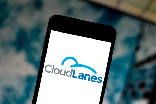 19 de junio de 2019, Brasil. En esta ilustración fotográfica, el logotipo de CloudLanes se muestra en un teléfono inteligente —  Fotos de Stock