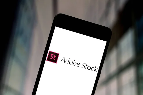 22. Juni 2019, Brasilien. in dieser Foto-Illustration wird das Adobe Stock Logo auf einem Smartphone angezeigt — Stockfoto