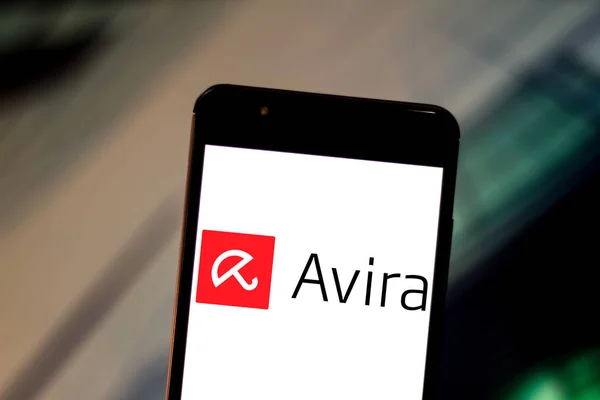 26 de junio de 2019, Brasil. En esta ilustración fotográfica, el logotipo de Avira Antivirus se muestra en un teléfono inteligente — Foto de Stock