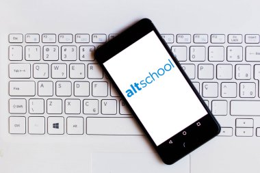 1 Temmuz 2019, Brezilya. Bu fotoğraf illüstrasyonda Altschool logosu bir akıllı telefonda görüntülenir