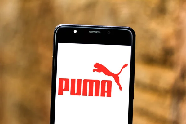 3 de julho de 2019, Brasil. Nesta foto ilustração o logotipo PUMA é exibido em um smartphone — Fotografia de Stock