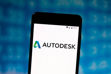 4 Temmuz 2019, Brezilya. Bu fotoğraf illüstrasyonda Autodesk logosu bir akıllı telefonda görüntülenir