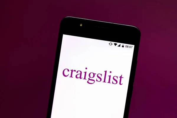 July 8, 2019, Brazil. In this photo illustration the Craigslist logo is displayed on a smartphone — Stock Photo, Image