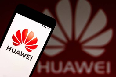 9 Temmuz 2019, Brezilya. Bu fotoğraf illüstrasyonhuawei logosu bir akıllı telefonda görüntülenir