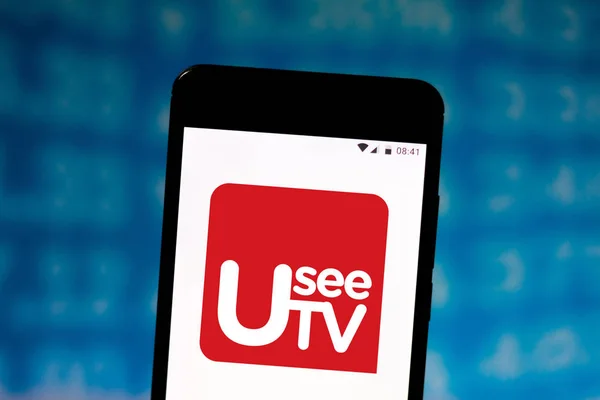 22 juli 2019, Brazilië. In deze foto afbeelding wordt het Useetv-logo weergegeven op een smartphone — Stockfoto