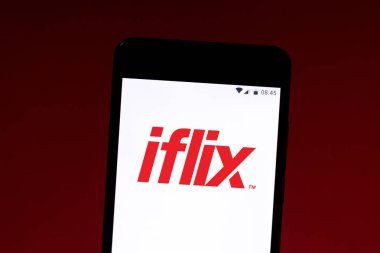 22 Temmuz 2019, Brezilya. Bu fotoğraf illüstrasyonunda Iflix logosu bir akıllı telefonda görüntülenir