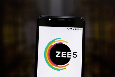 22 Temmuz 2019, Brezilya. Bu fotoğraf illüstrasyonda Zee5 logosu bir akıllı telefonda görüntülenir