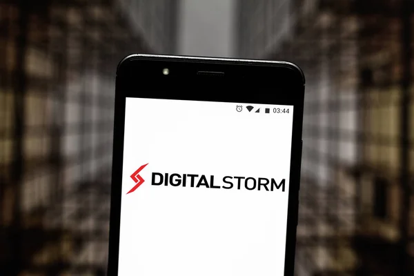 24 липня 2019, Бразилія. На цій фотографії ілюстрація логотип цифрового шторму відображається на смартфоні — стокове фото