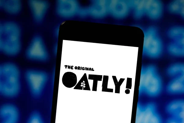 August 2, 2019, Brazil. In this photo illustration the Oatly logo is displayed on a smartphone — Stock Photo, Image