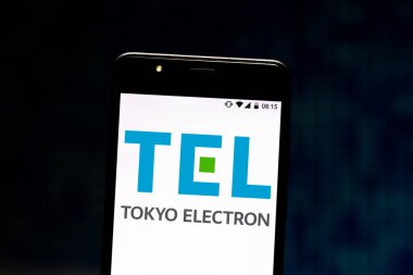 9 Ağustos 2019, Brezilya. Bu fotoğraf illüstrasyonda Tokyo Electron Limited (Tel) logosu bir akıllı telefonda görüntülenir