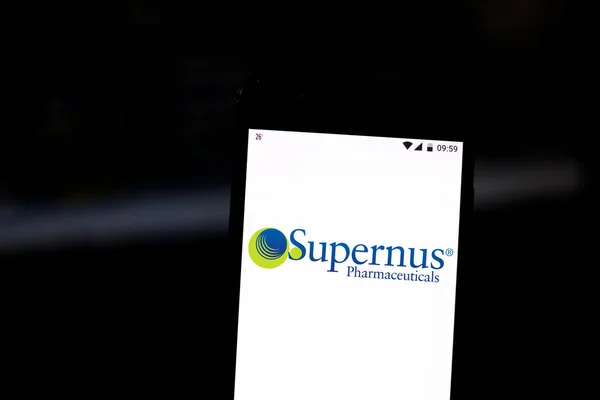 15 sierpnia 2019, Brazylia. Na tej ilustracji zdjęcie logo Supernus Pharmaceuticals jest wyświetlane na smartfonie — Zdjęcie stockowe