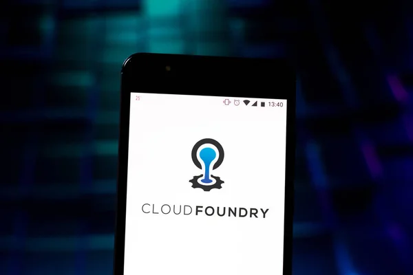 16 de agosto de 2019, Brasil. Nesta foto ilustração o logotipo do Cloud Foundry é exibido em um smartphone — Fotografia de Stock