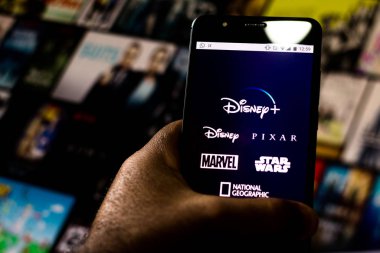 20 Ağustos 2019, Brezilya. Bu resimde Disney + (Plus) logosu bir akıllı telefonda gösterilir