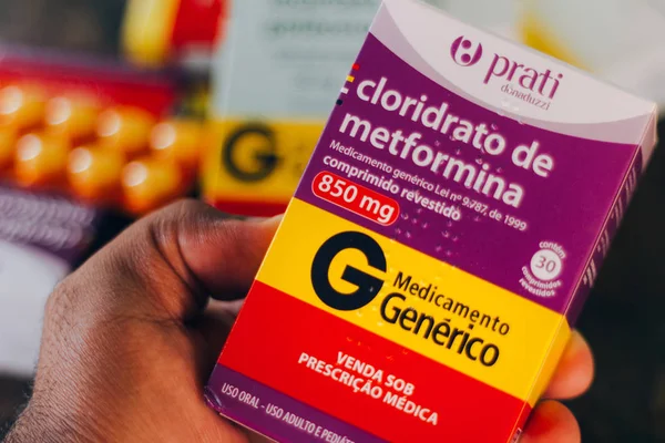 Augusztus 26, 2019, Brazília. Ebben a képen illusztráció gyógyszert metformin hidroklorid (általános) által forgalmazott Prati-Donaduzzi Brazíliában — Stock Fotó