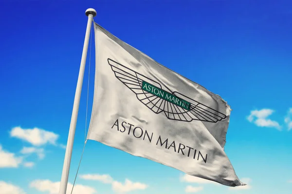 27 augusti 2019, Brasilien. I detta foto illustration Aston Martin Lagonda Limited snart visas på en flagga — Stockfoto