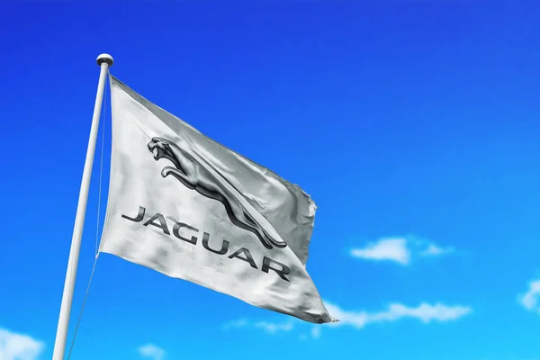 27 de agosto de 2019, Brasil. En esta ilustración de la foto los coches de Jaguar pronto aparece en una bandera — Foto de Stock