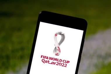 09 Eylül 2019, Brezilya. Bu fotoğraf illüstrasyonda Fifa Dünya Kupası Katar 2022 logosu bir akıllı telefonda görüntülenir