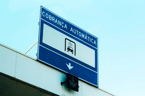 20 de septiembre de 2019, Brasil - Señalización automática de carga en el peaje de la autopista . — Foto de Stock