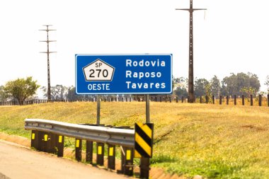 20 Eylül 2019, Brezilya - Presidente Venceslau City 'deki Sp 270 Raposo Tavares Otoyolu' ndaki işaret direği.