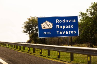 20 Eylül 2019, Brezilya - Presidente Venceslau City 'deki Sp 270 Raposo Tavares Otoyolu' ndaki işaret direği.