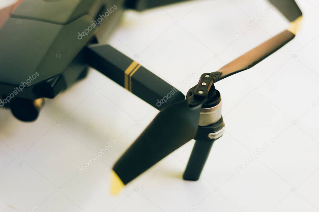 Mounted drone foot and propeller - Equipment ready to fly