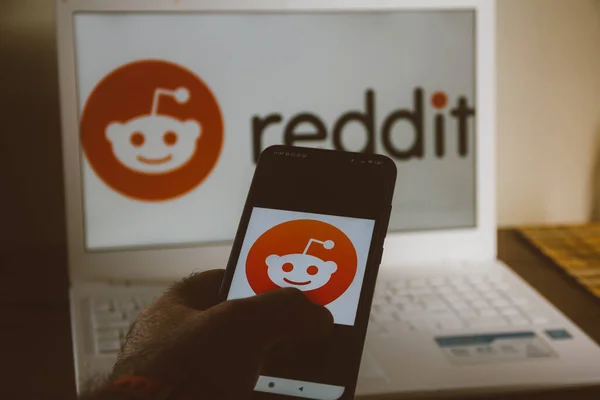 Haziran 2020 Brezilya Resimde Reddit Logosu Bir Akıllı Telefonda Gösteriliyor — Stok fotoğraf