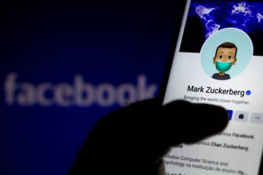 10 Temmuz 2020, Brezilya. Bu resimde, akıllı telefondan görüntülenen Facebook yaratıcısı Mark Zuckerberg 'in profili