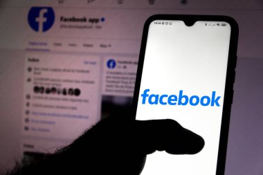 10 Temmuz 2020, Brezilya. Bu resimde Facebook logosu bir akıllı telefonda gösteriliyor.