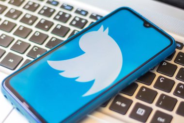 11 Temmuz 2020, Brezilya. Bu resimde Twitter logosu bir akıllı telefonda görüntülendi