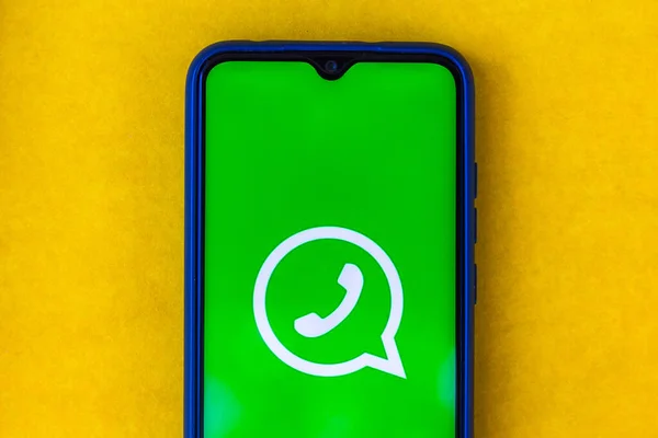 Temmuz 2020 Brezilya Resimde Whatsapp Logosu Akıllı Telefondan Gösteriliyor — Stok fotoğraf