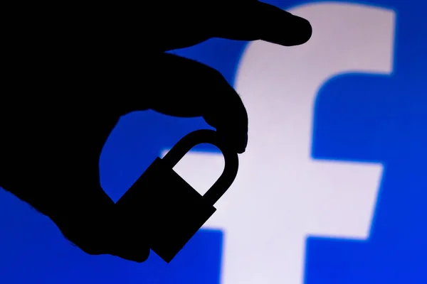 July 2020 Brazil Photo Illustration Padlock Appears Next Facebook Logo — Stock Photo, Image