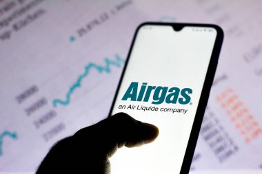 16 Temmuz 2020, Brezilya. Bu resimde Airgas, bir Hava Sıvı Şirketi logosu akıllı telefondan sergileniyor.