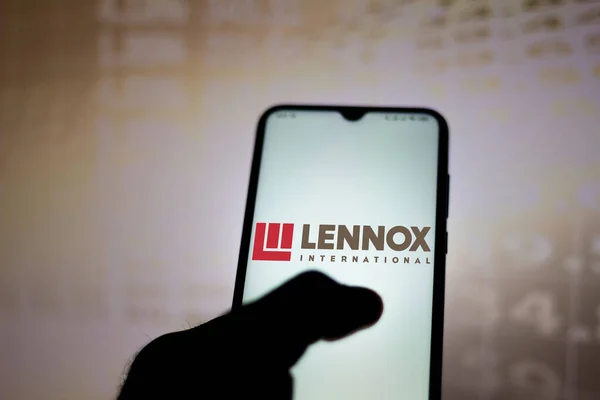 Ağustos 2020 Brezilya Resimde Lennox International Logosu Akıllı Telefondan Gösteriliyor — Stok fotoğraf