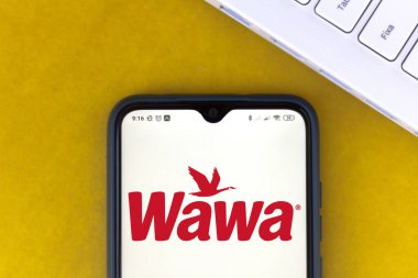 16 Ağustos 2020, Brezilya. Bu resimde Wawa logosu akıllı bir telefonda görülüyor.