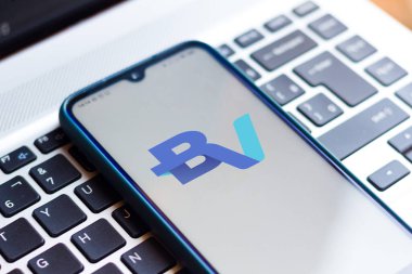 1 Eylül 2020, Brezilya. Bu resimde Banco Votorantim (BV) logosu bir akıllı telefonda gösteriliyor
