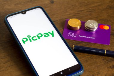4 Eylül 2020, Brezilya. Bu resimde PicPay logosu akıllı telefondan gösteriliyor.