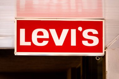 11 Eylül 2020, Brezilya. Levi Strauss 'un logosu Dourados, Mato Grosso do Sul, Brezilya' daki mağazalarından birinde.