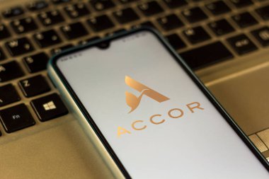 21 Eylül 2020, Brezilya. Bu resimde Accor S.A. (Accor Hotels) logosu bir akıllı telefonda görüntülenir