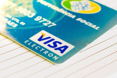 14 Ekim 2020, Brezilya. Bu resimde Visa Electron logosu bir banka kartında görülüyor.